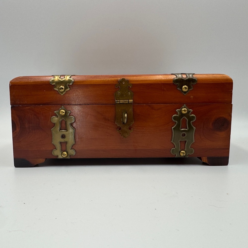 Vintage Cedar Wood Jewelry‎ Keepsake Box Brass Hardware Mirrored Lid Footed